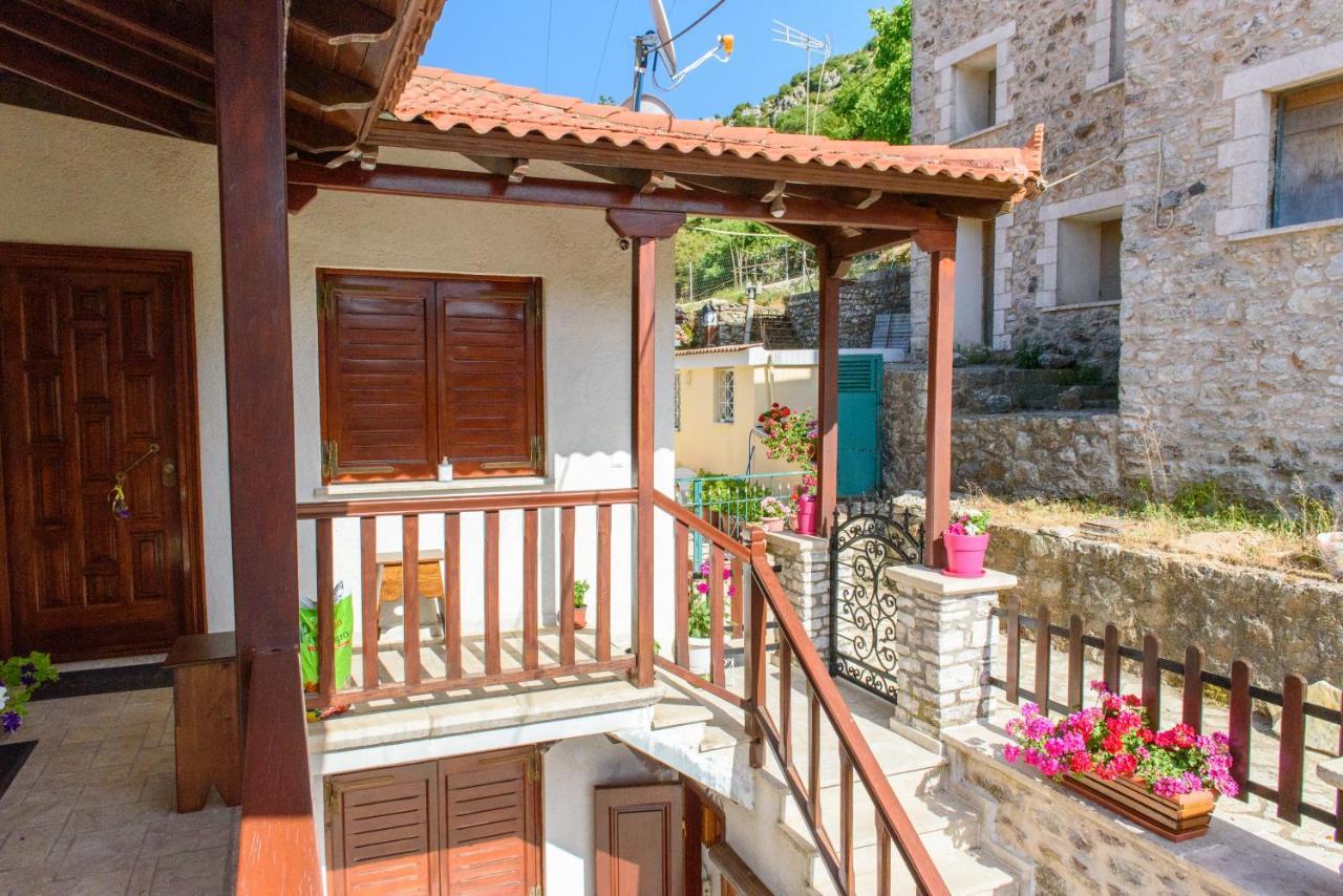Δημητσανασ Τοποσ Νύμφη Αγνώ Apartamento Dimitsana Exterior foto